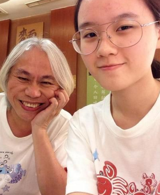 相差40多岁的爷孙恋"播种"成功?林靖恩孕肚明显?高调秀恩爱