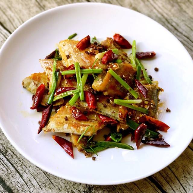 干煸带鱼,麻辣鲜香,吃着超下饭