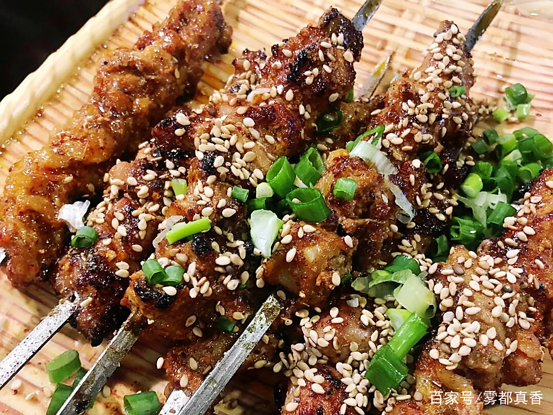 开在深巷里的小菜馆,网红菜麻到嘴巴肿,炭火上桌,好吃又暖和 开在深巷里的小菜馆,网红菜麻到嘴巴肿,炭火上桌,好吃又暖和