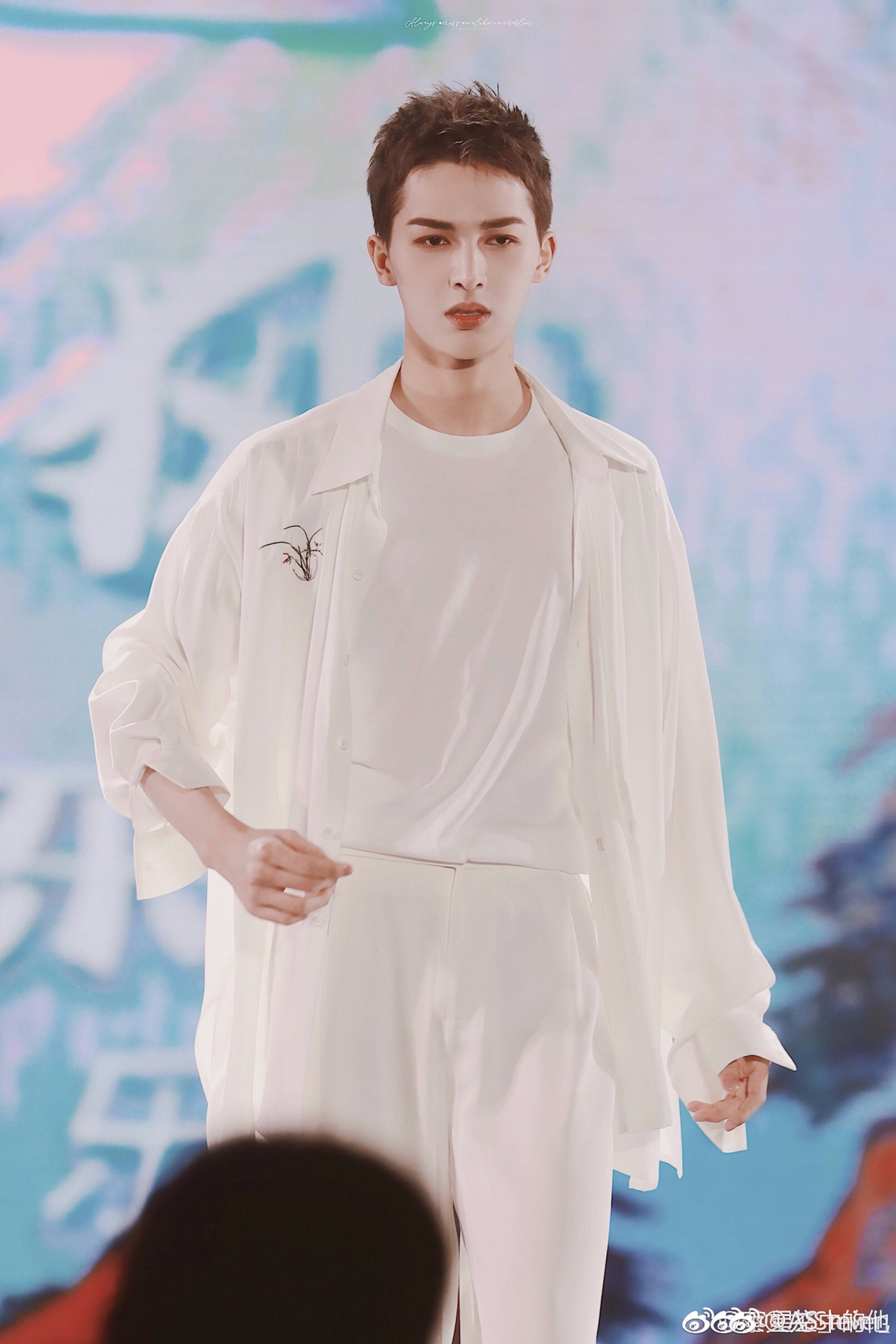 朱正廷帅照走一波,人间仙子朱正廷,你是我的理想型,比心