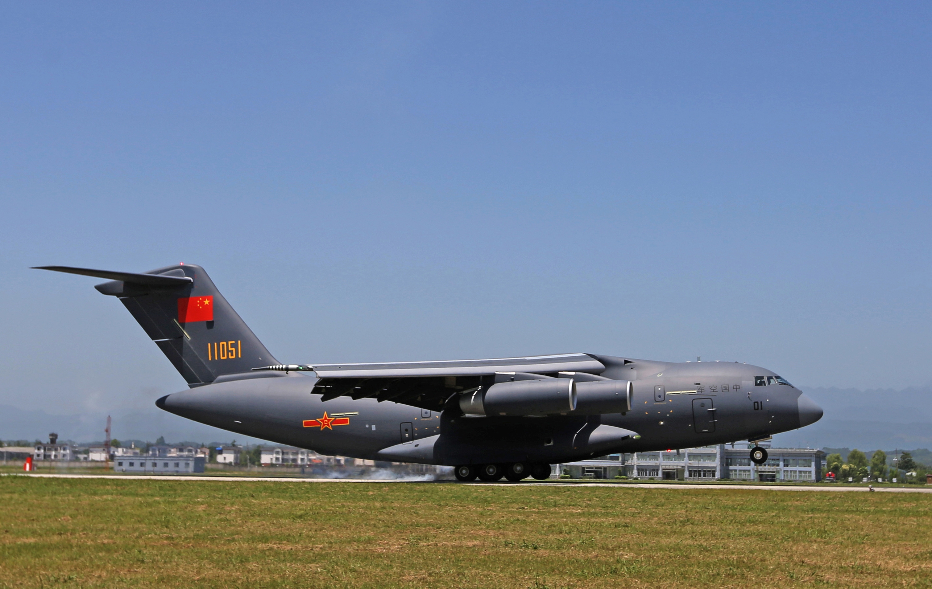 疑6架运-20战略运输机同框,大批运-20新猛照曝光!