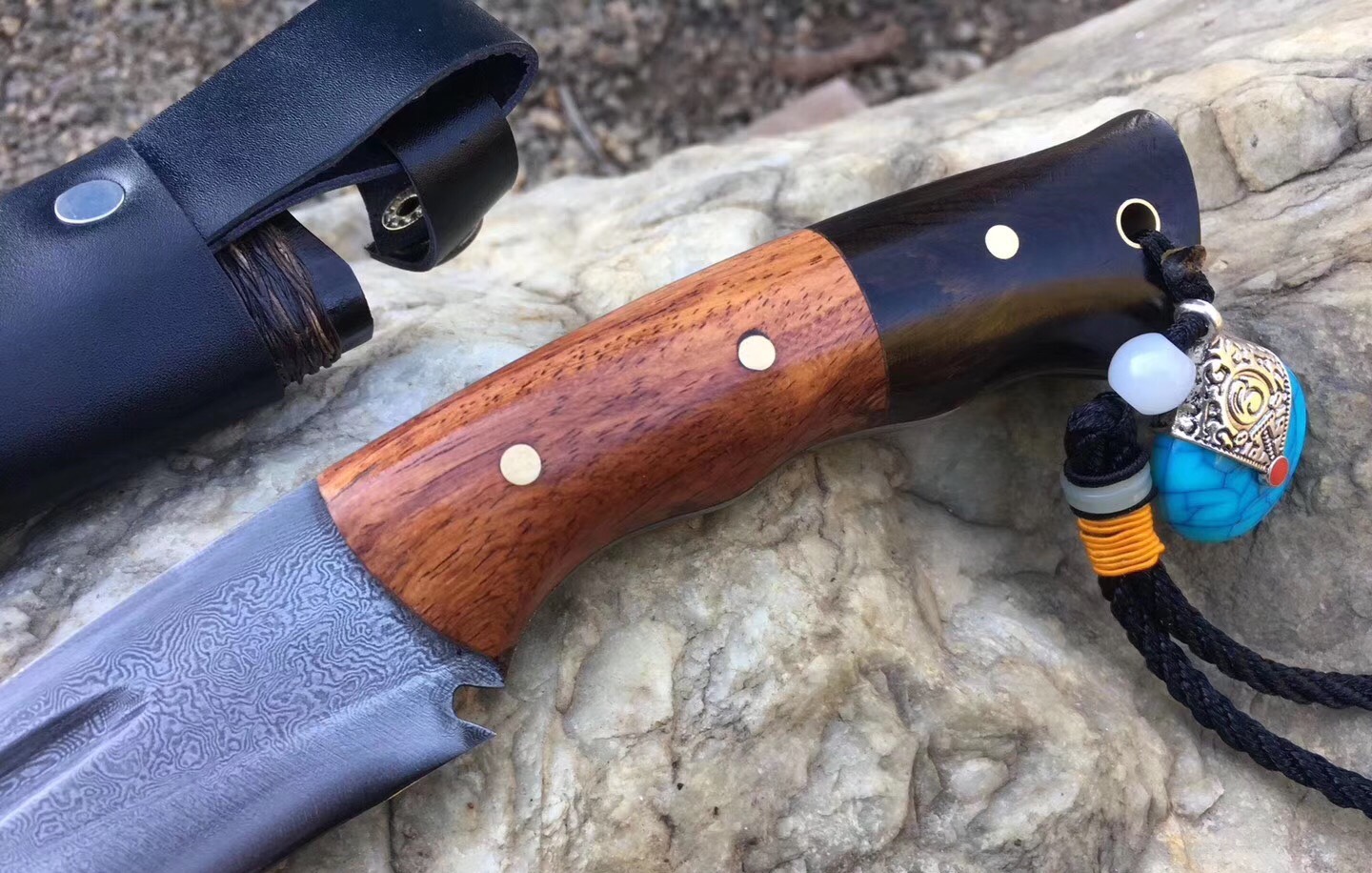 户撒黑檀木小猎刀