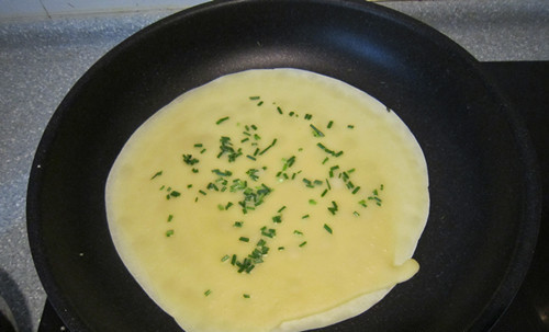 面粉里加个鸡蛋,搅一搅煎一煎,早餐学会这样做,营养顶饿又美味