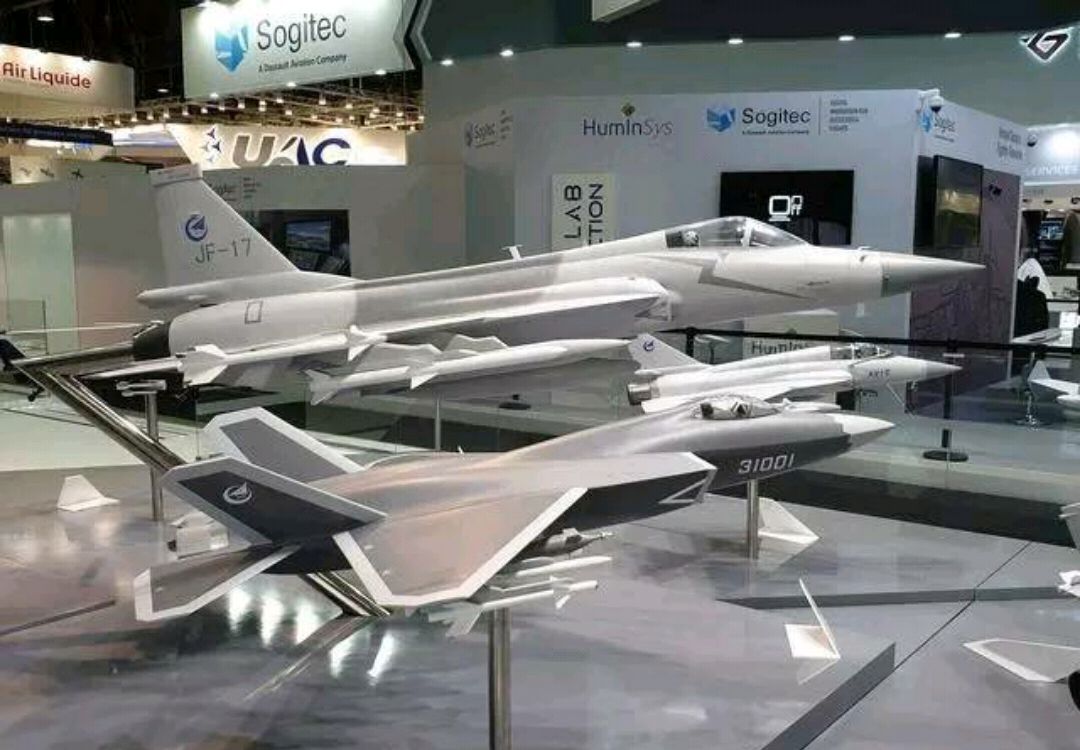 17日,我国歼31亮相巴黎航展,全新设计引来全世界的关注!