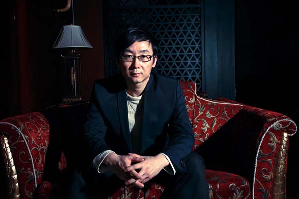 陆川陪儿子过万圣节,感叹生活,自称抱孩子竟是奢望?