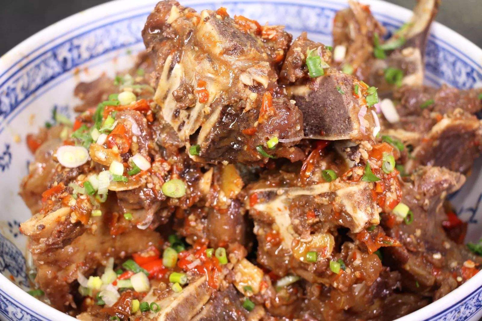 牛骨头还能这样吃?简单美味又下饭,客人直呼不够吃,要再来一盘