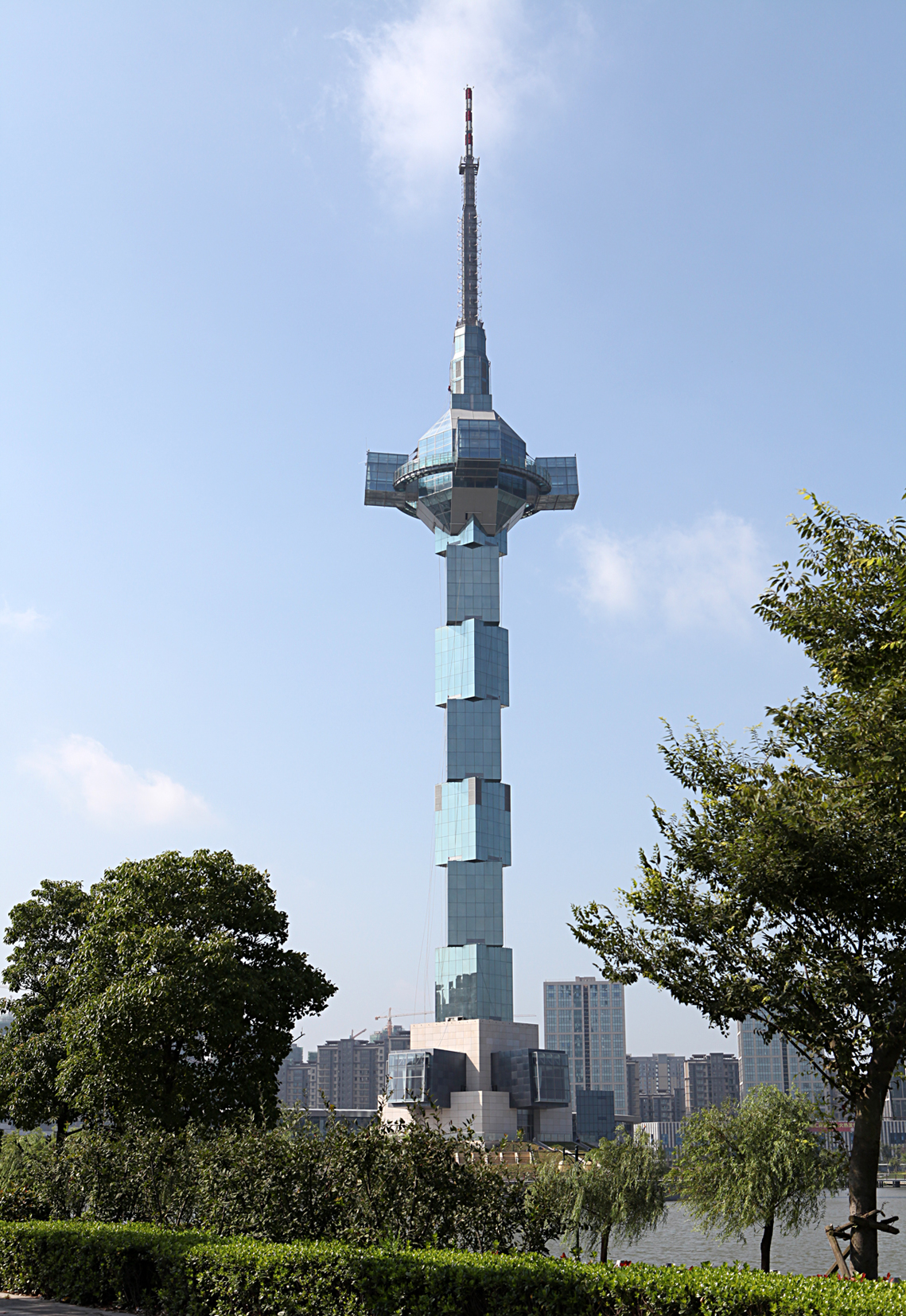 江苏被忽视的电视塔,是国内塔类中唯一采用全玻璃幕墙,不在南京