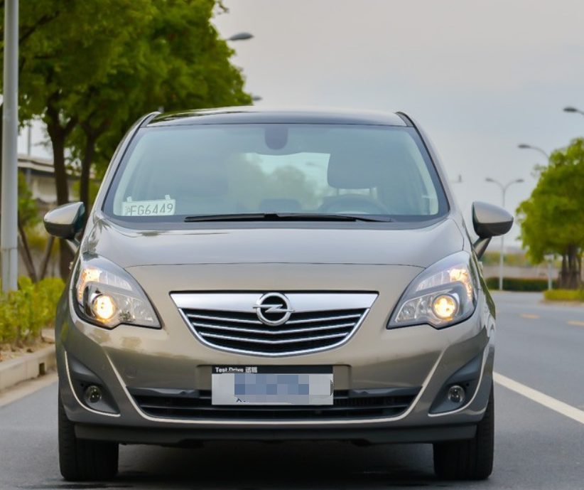 欧宝- 麦瑞纳,给人一种高级感,车身比较符合年轻人!