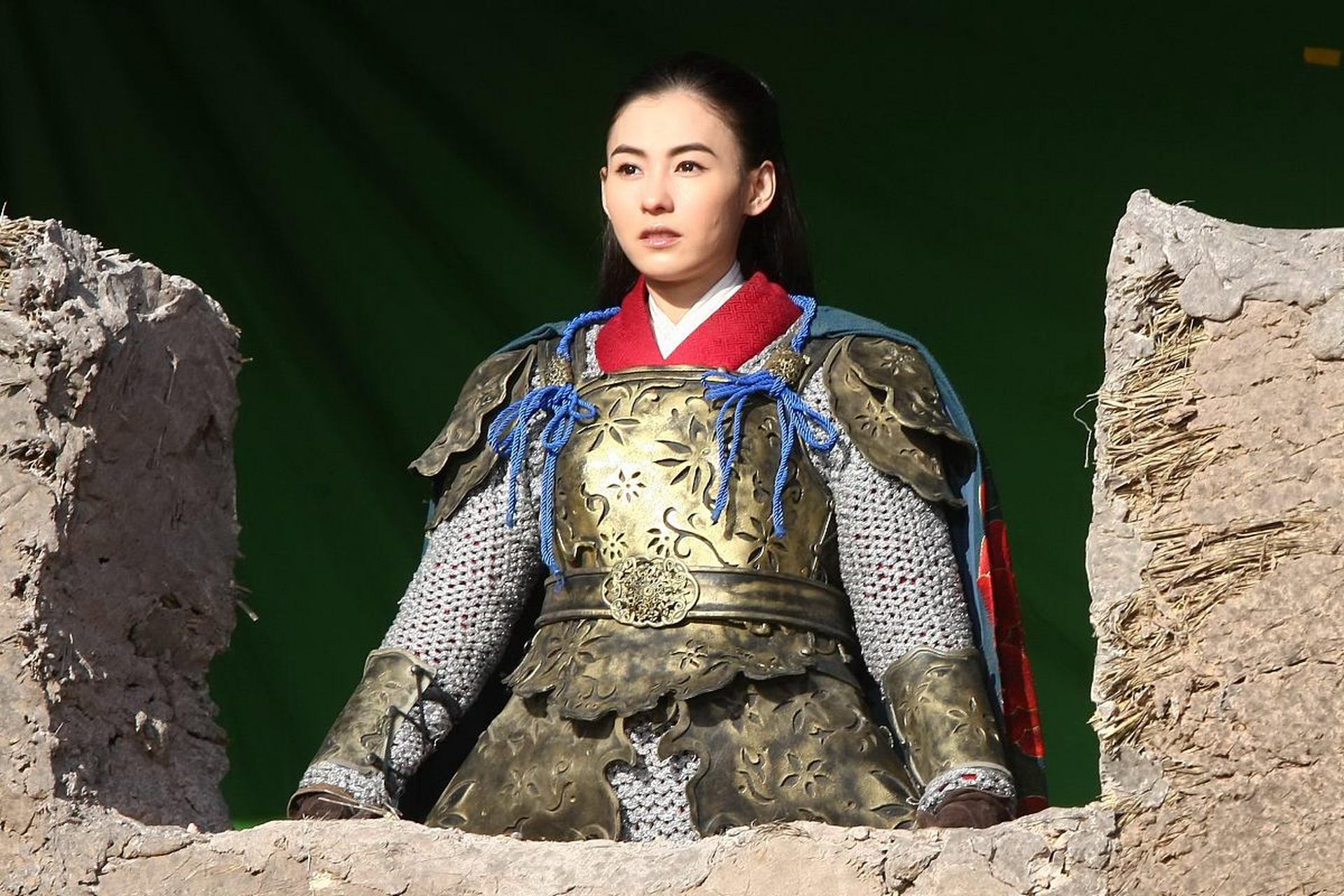 张柏芝的脸,也医美了吗[左捂脸]?苹果肌好突出!