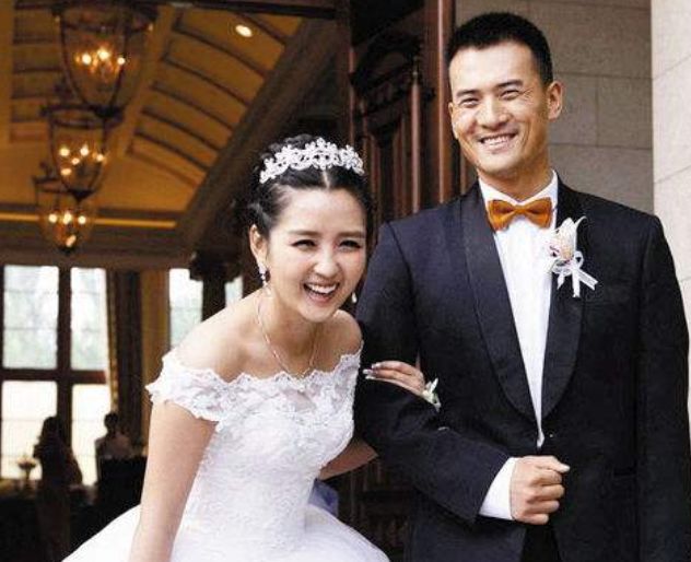 刚离了又结婚的何洁婚姻再亮红灯,疑与丈夫刁磊分居