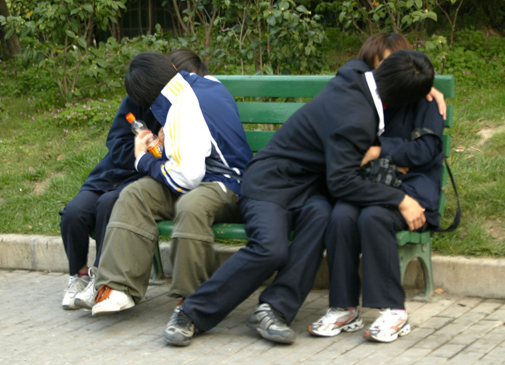 早恋图片抹胸小学生图片