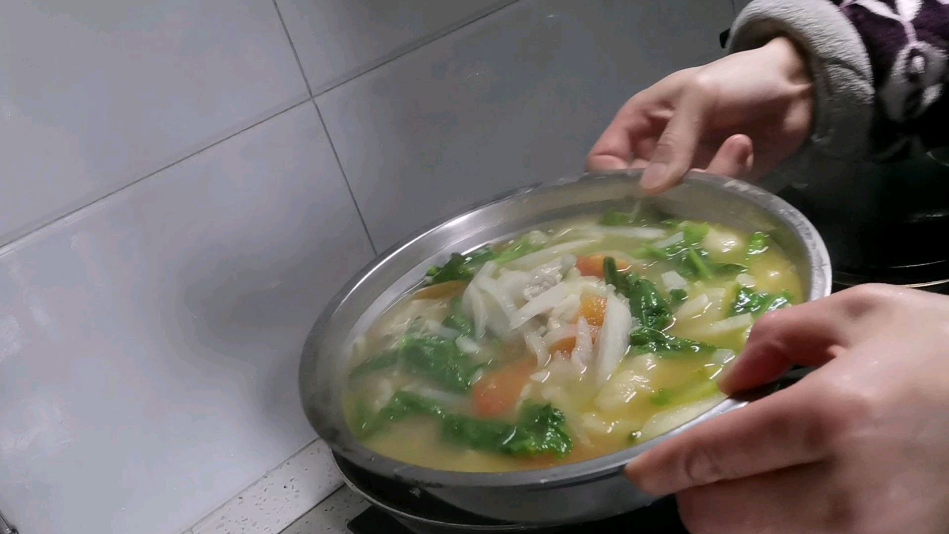 酥肉丸子汤,吃过吗?在家里也可以吃到饭店的味道