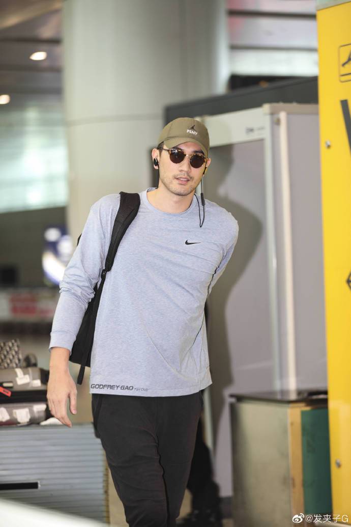 遇见美好#生命的短暂…你@高以翔godfrey就像流星划过天空,短暂而