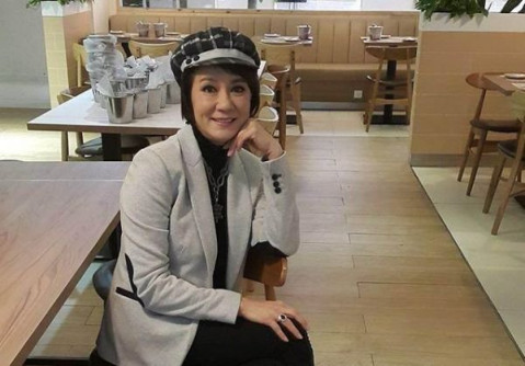 "对象不是你,我宁愿单身"的5位痴情明星,第5位为爱单身45年