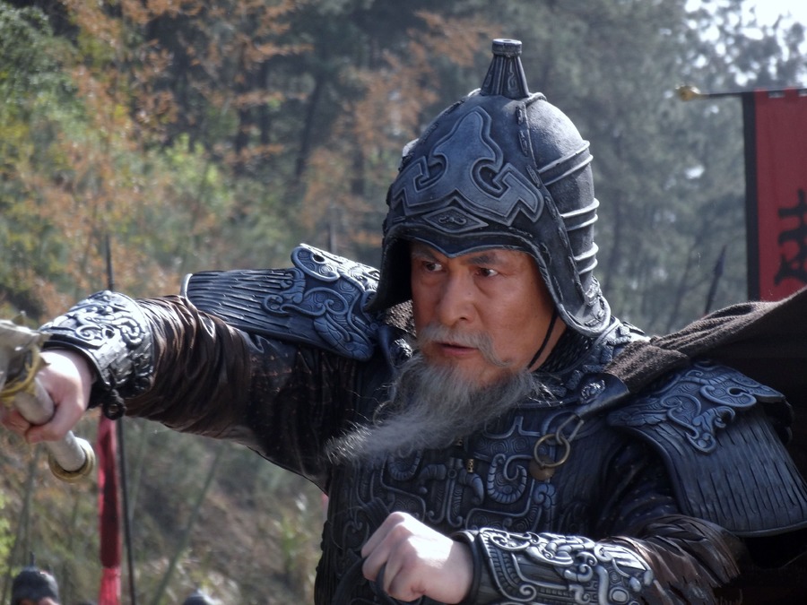 隋唐演义中的四大最强武将对战三国演义中的四大最强武将谁能赢?