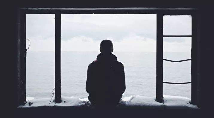 焦虑迷茫的中年人突然觉得失去了方向,我们活着到底是为了什么?