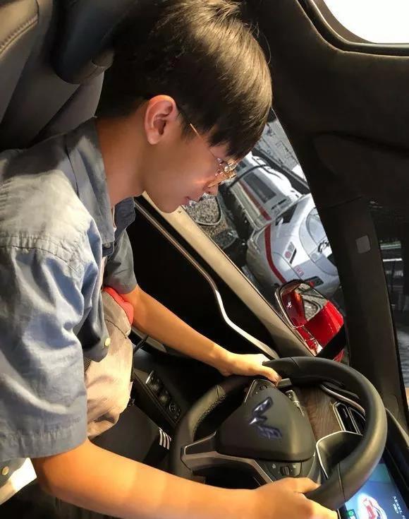 大神:敢在轨道上开车的,你是第一个
