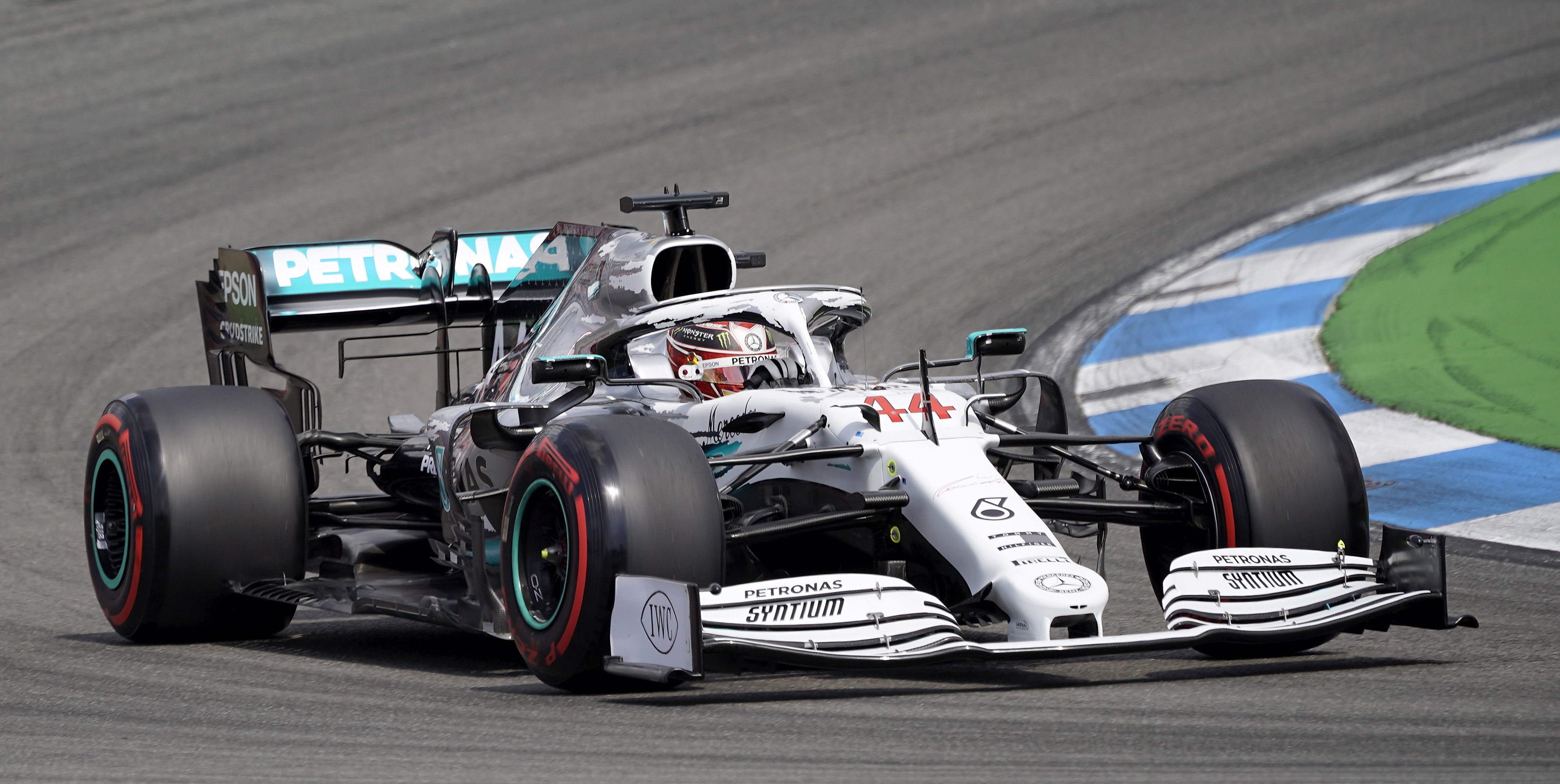 赛车——f1德国大奖赛排位赛:汉密尔顿夺得杆位(4)