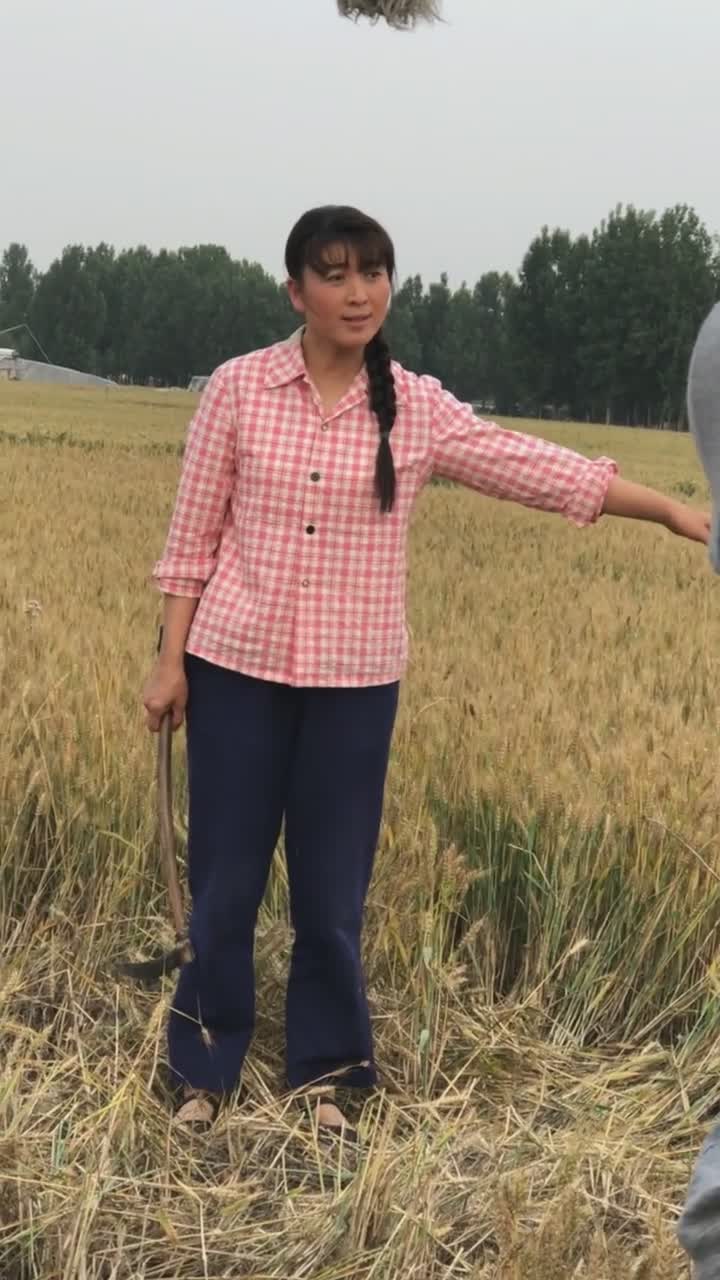 搞笑gif:真是有惊无险,不愧是孩子的爸爸,反应真叫快!