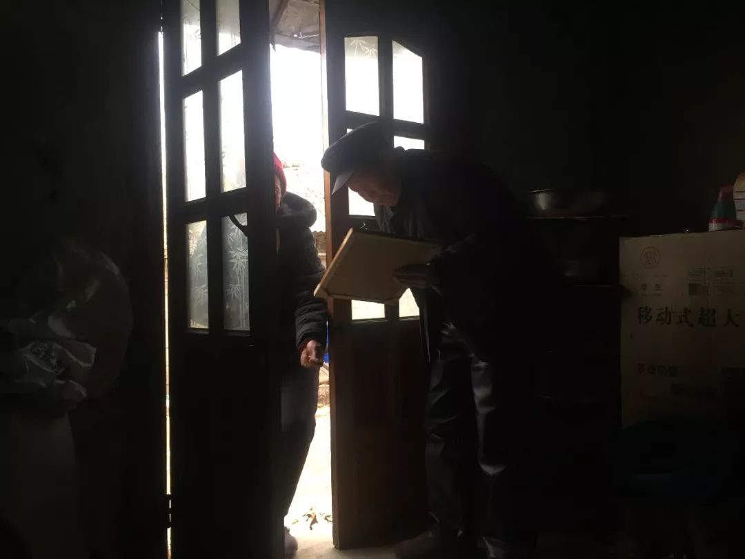 临沂灭门案疑云:一家四口先后中毒身亡,涉案邻居的招认与翻供