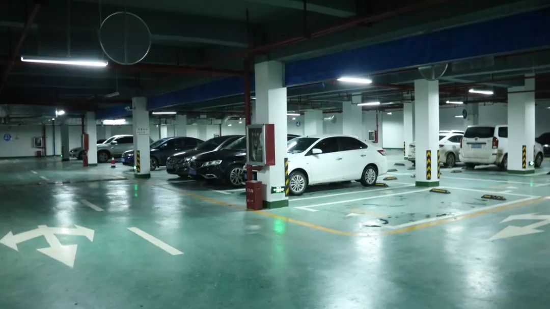 (图为金月湾停车场内部场景)