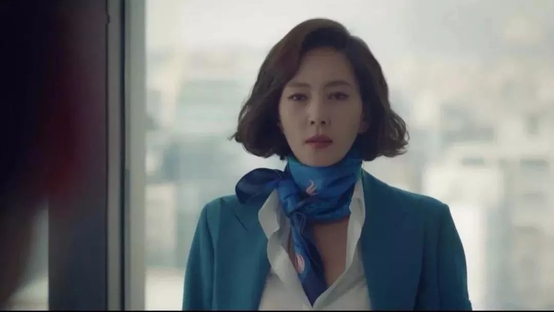 《迷雾》女主池珍熙才是最时髦的职场穿搭精!把小西装穿出时尚美