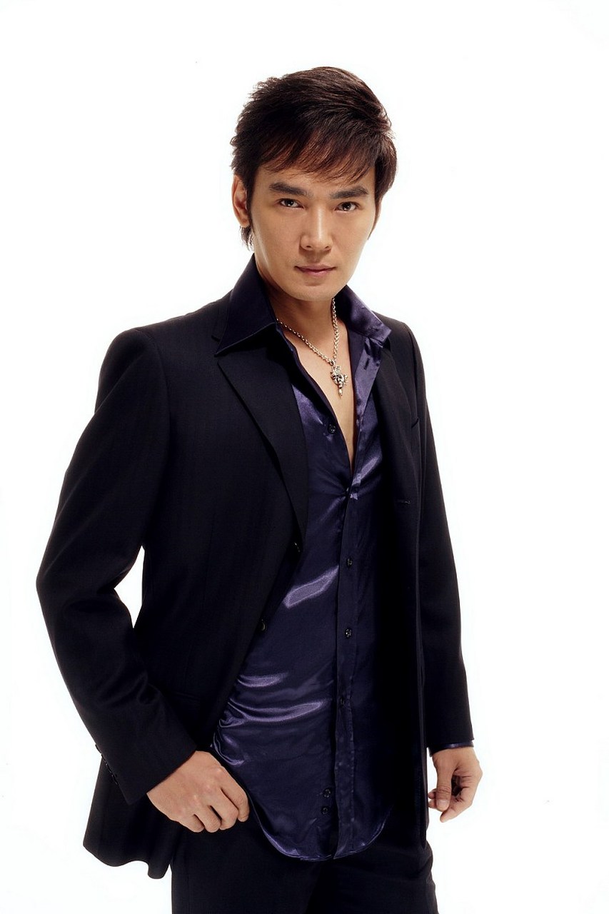 1998年,焦恩俊怕赔偿1000万的违约金,只好硬着头皮跟