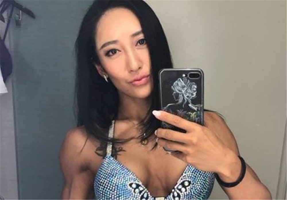第一健美女神牟丛,身材火辣颜值爆表,自曝:只想嫁"黑人"!
