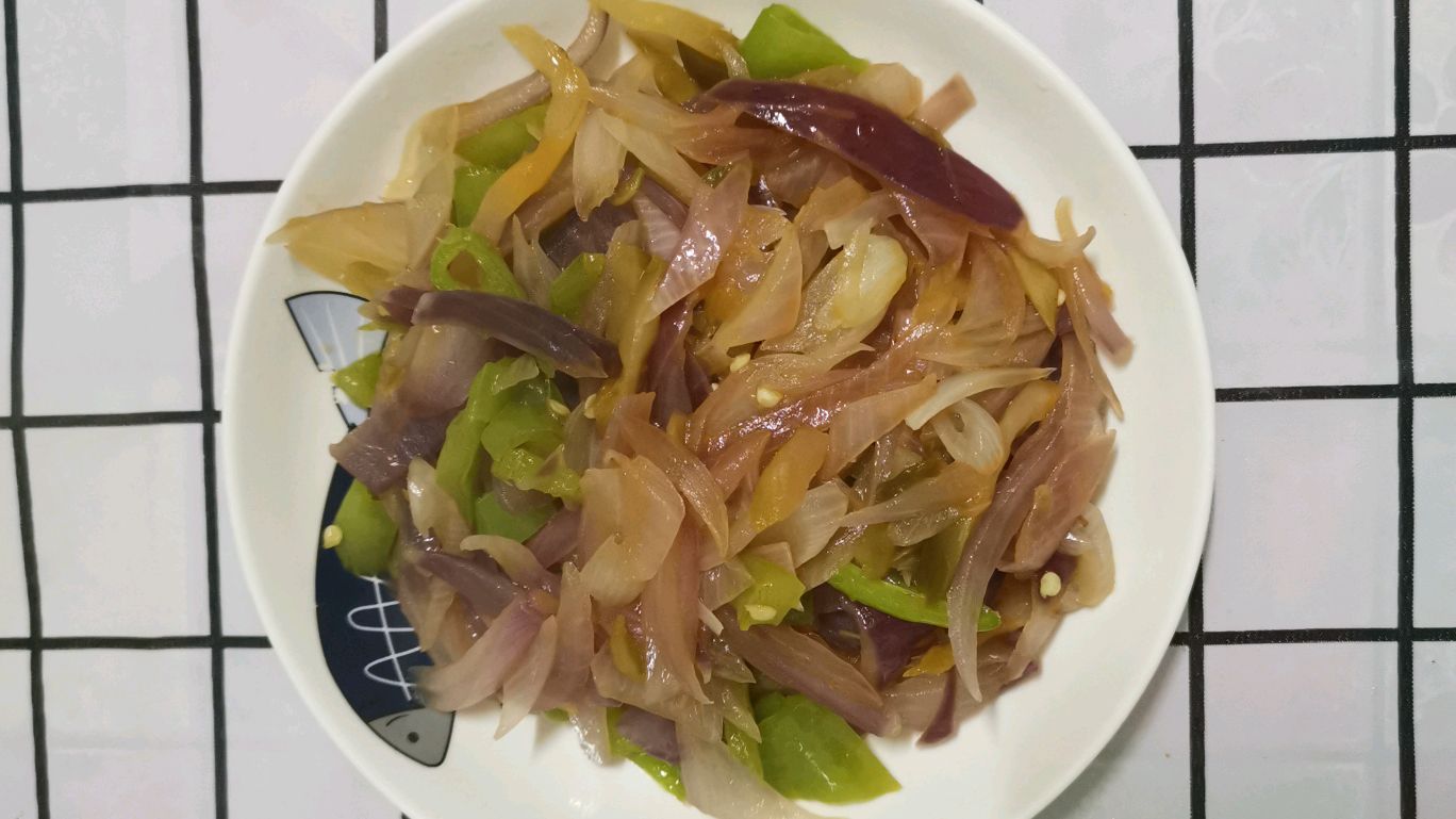 榨菜炒洋葱,简直绝配,下饭又好吃!
