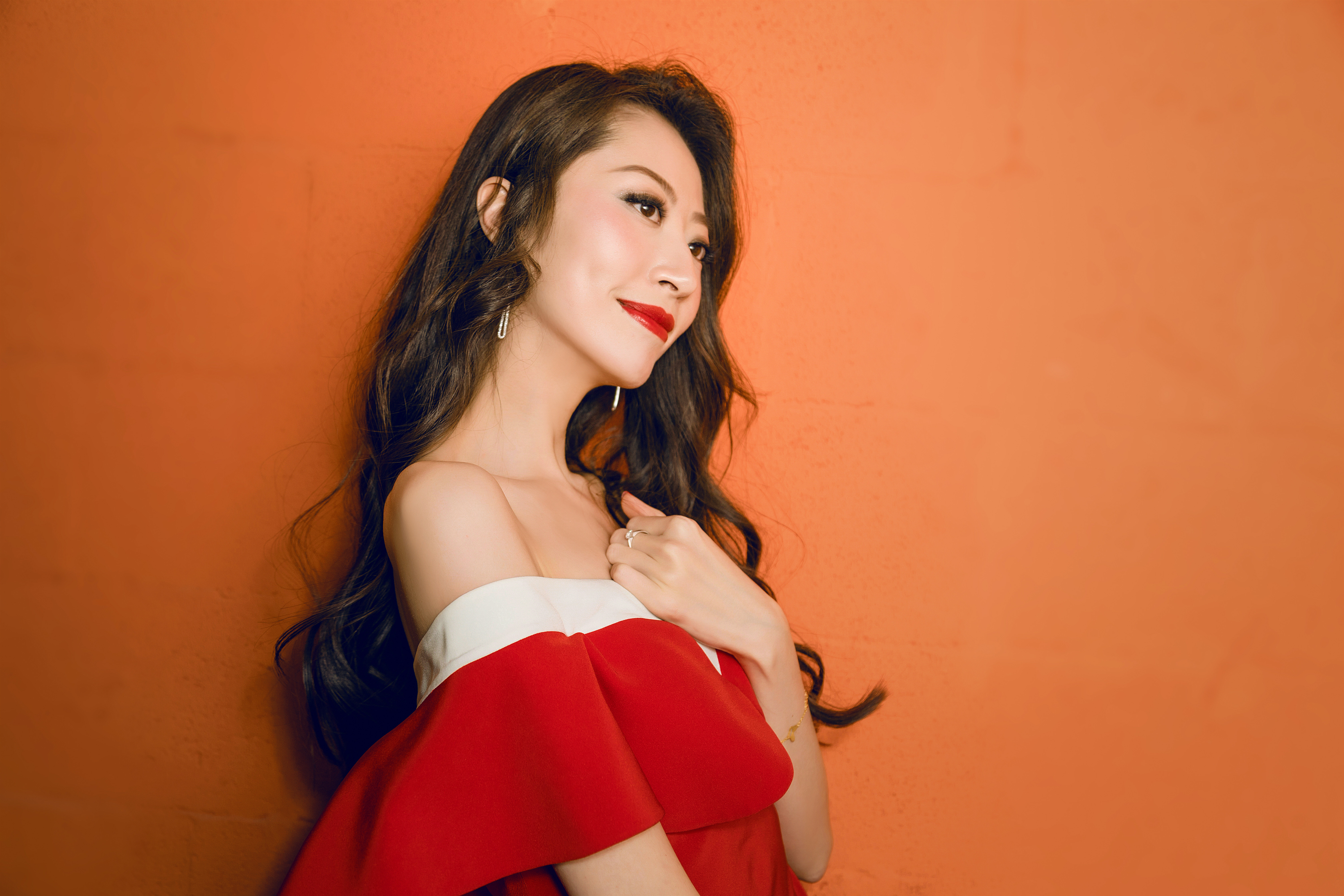 2019花椒直播花房之夜年度盛典,卫薇儿look 红毯现场照