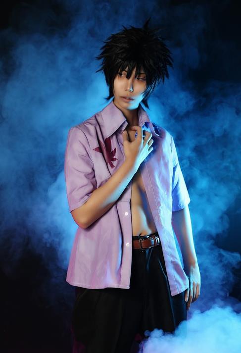 图为格雷·佛尔帕斯塔,妖精的尾巴cos,网友:艾露莎,在拍照呢,能不能把