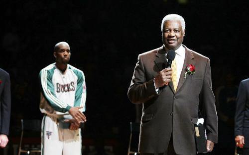 "大o"罗伯特森拍卖唯一总冠军戒指,你知道价值最终多少?