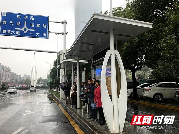 连日阴雨绵绵 莲城最近"有点烦"