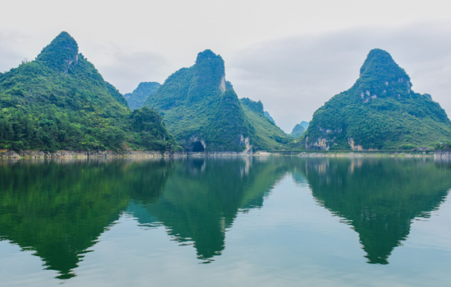 广西这处鲜为人知的奇山秀水,被誉为中国下龙湾,你看美不美?