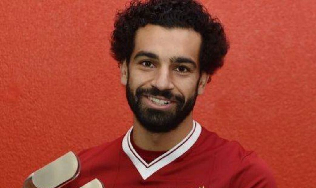 没有胡子的萨拉赫,你还敢认吗?