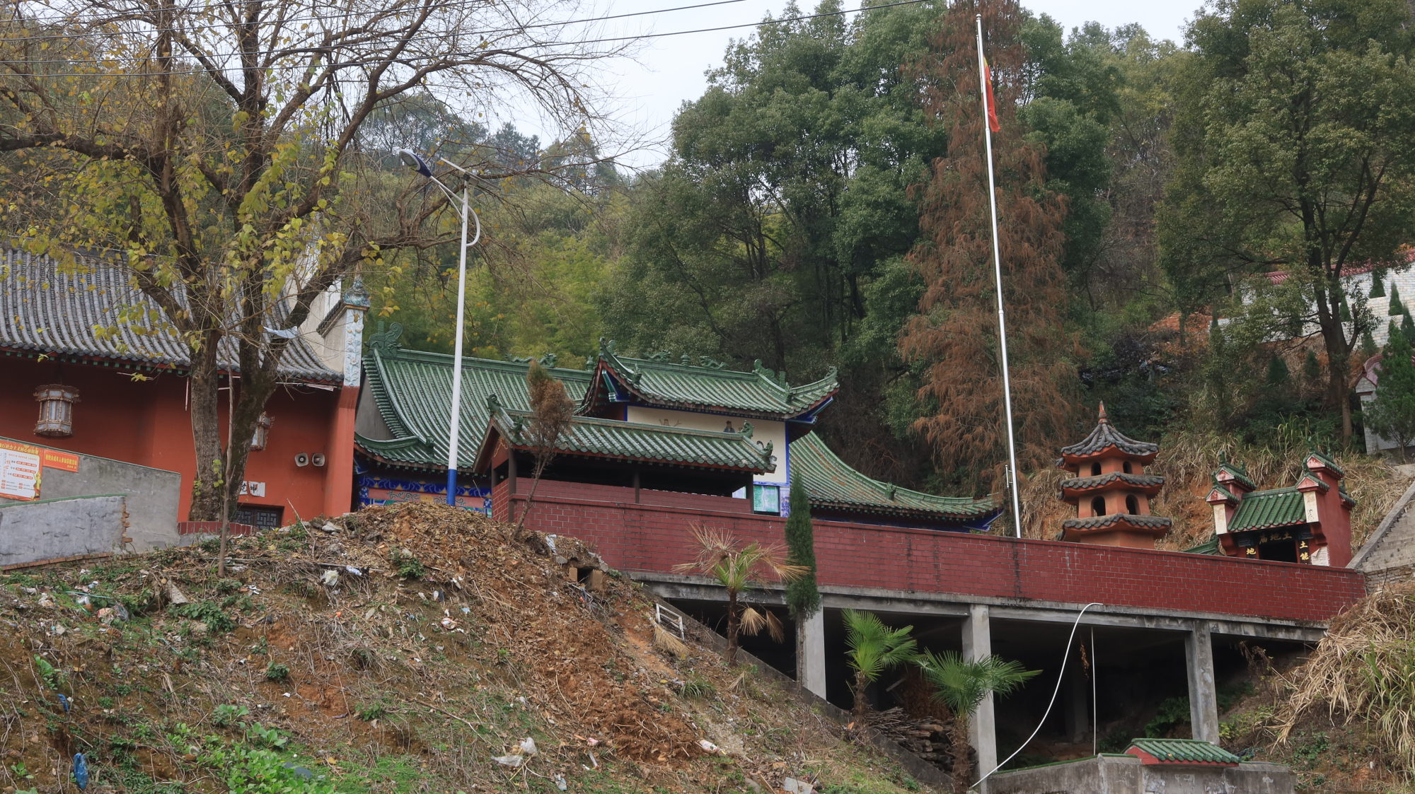 萍乡安源镇是秋收起义的发源地,也是安源矿工人运动的发源地,更是名誉