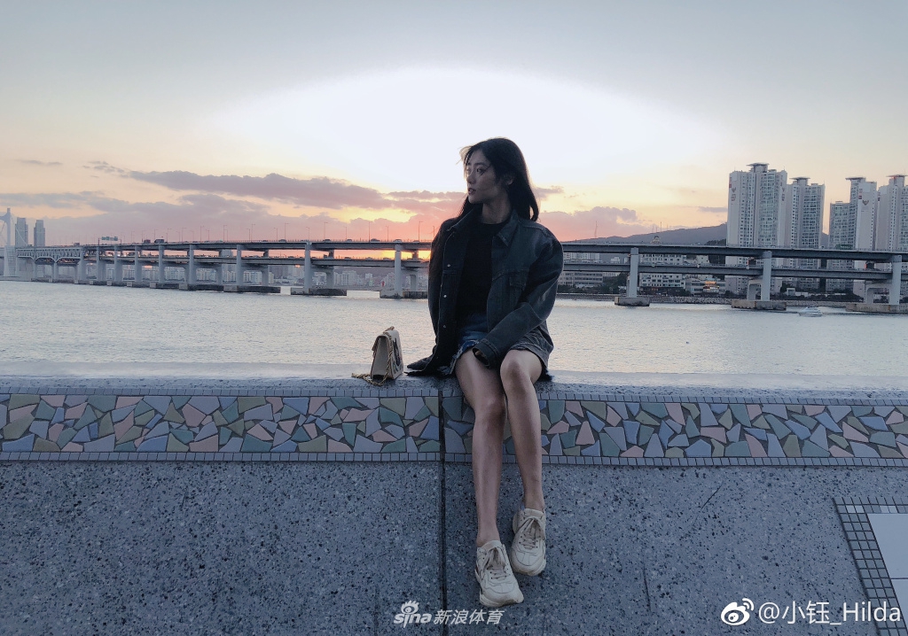 lol全明星赛小钰上演解说首秀