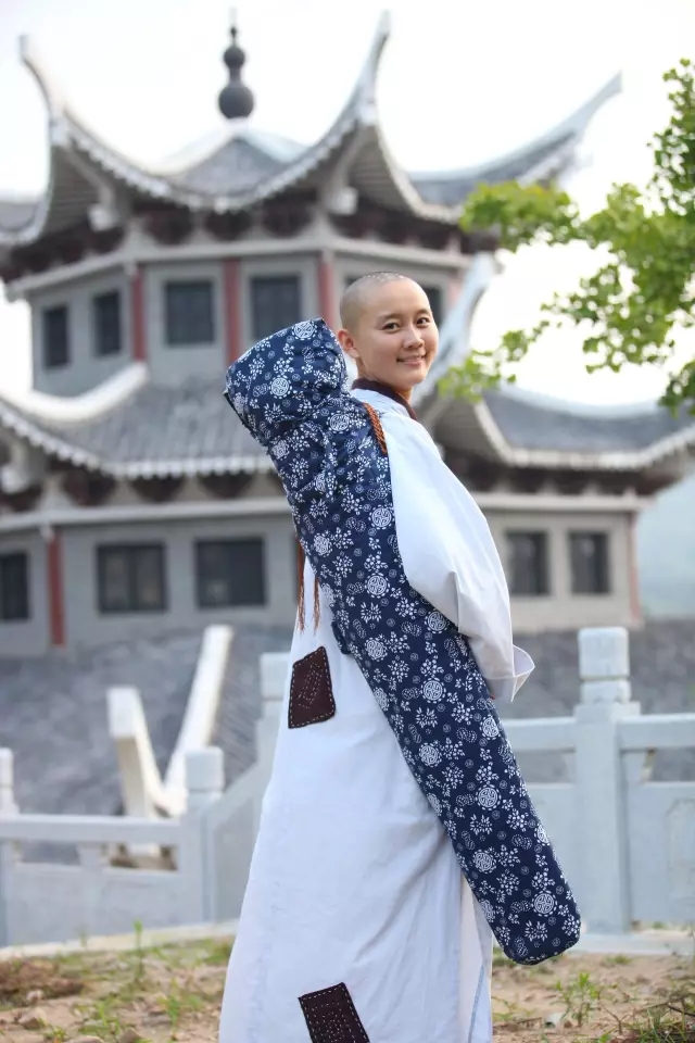 她是80后最美尼姑,毕业于名牌大学却选择出家,30岁仍不想还俗