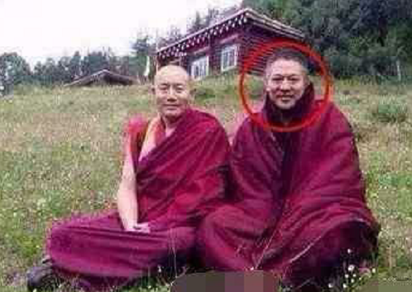 李连杰病重,赴拉萨朝圣愿捐赠百亿改回国籍,唯一心愿是回国安葬