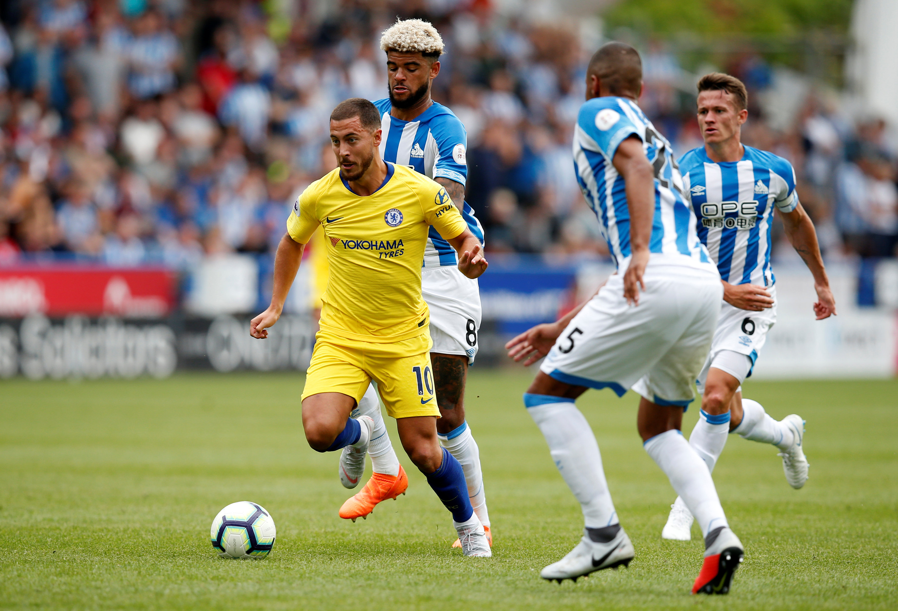 [26]外代二线)足球——英超联赛:切尔西胜哈德斯菲尔德