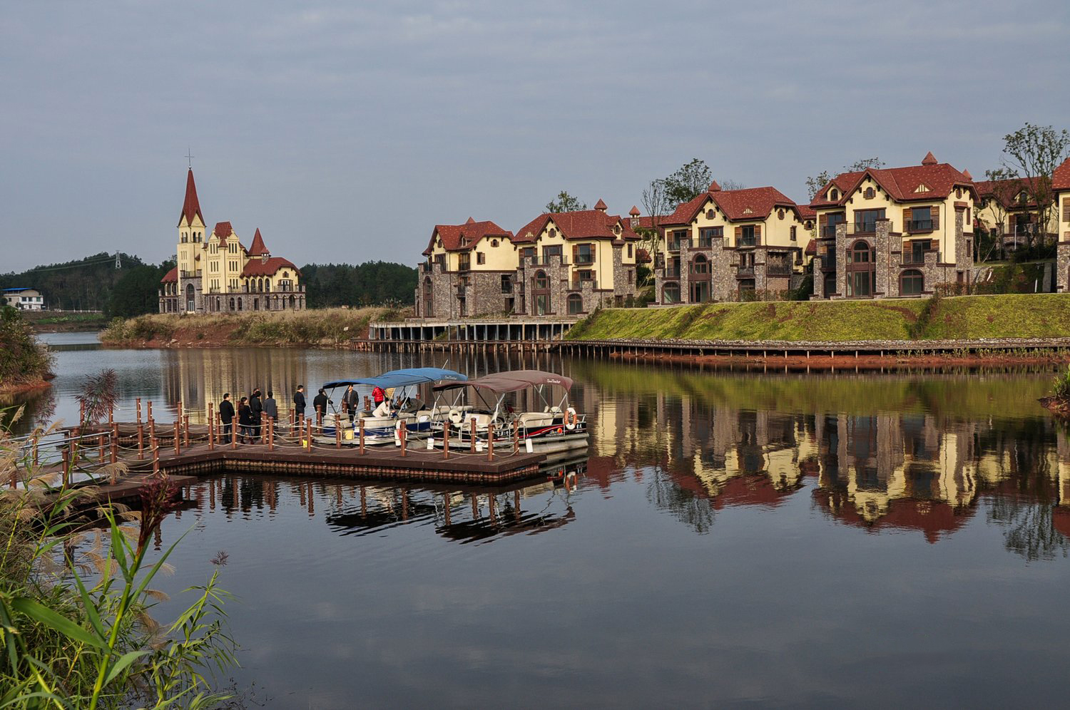 "中海黎香湖"瑞士风情小镇