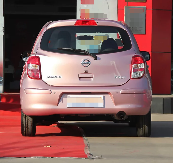 东风日产-玛驰,回头率非常高,适合年轻人驾驶