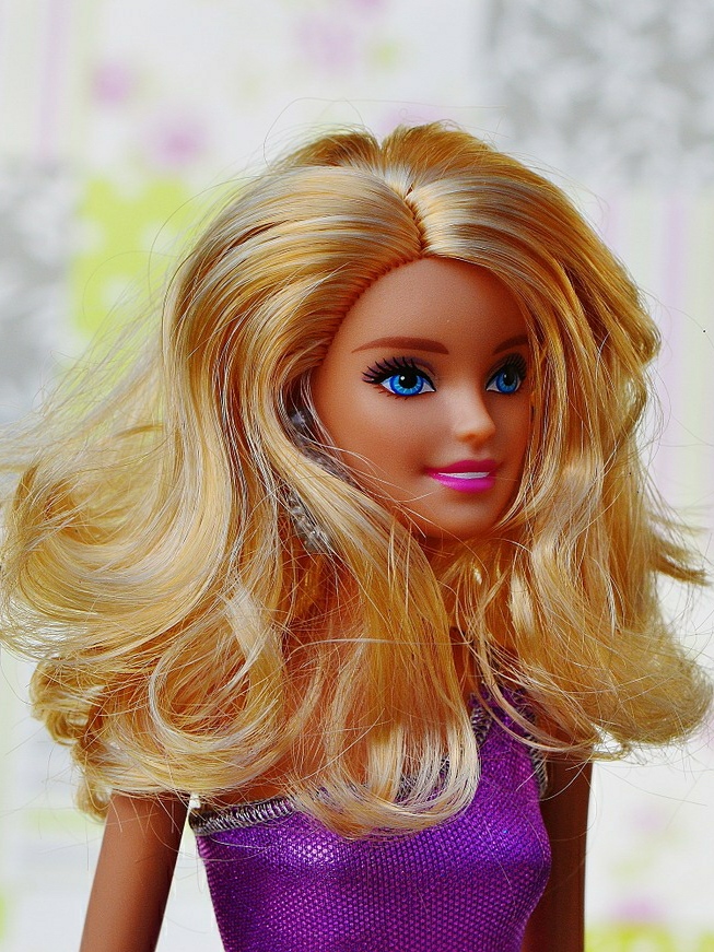 真实版芭比娃娃世界最丰满嘴唇的女子