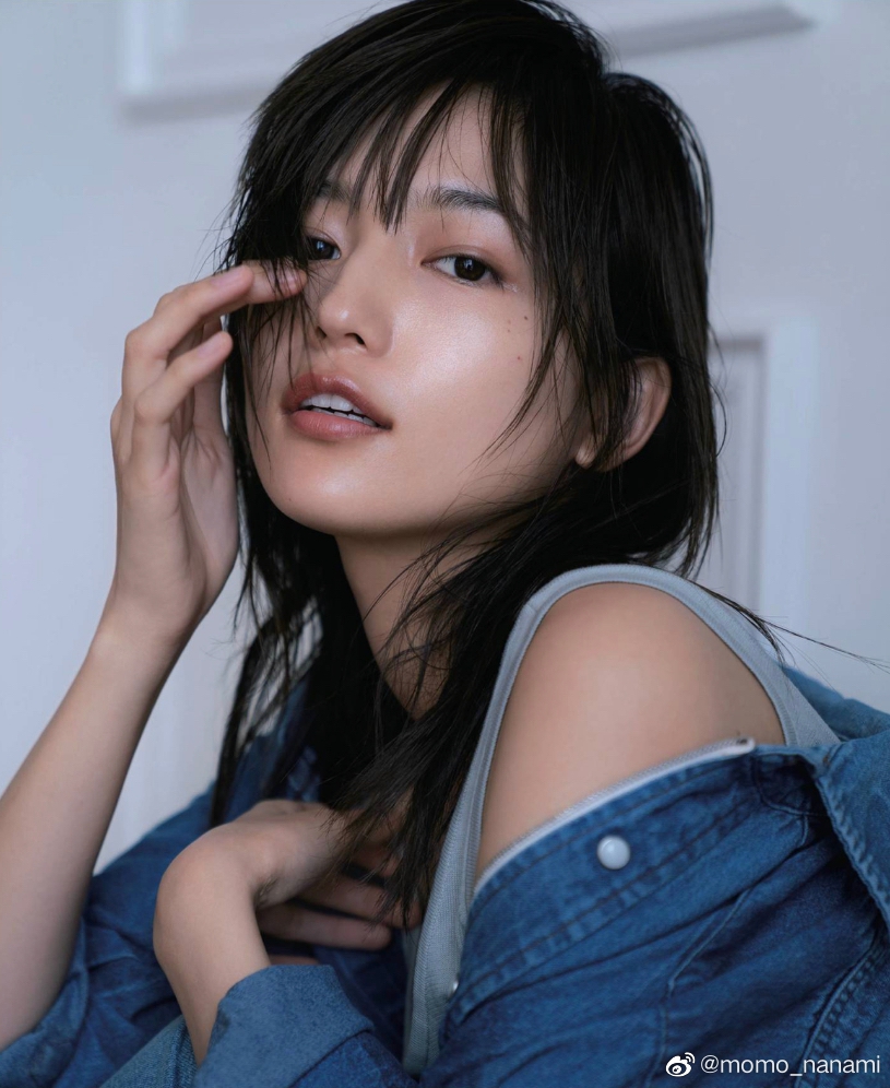 组图:川口春奈杂志挑战百问百答 色气写真演绎半熟少女