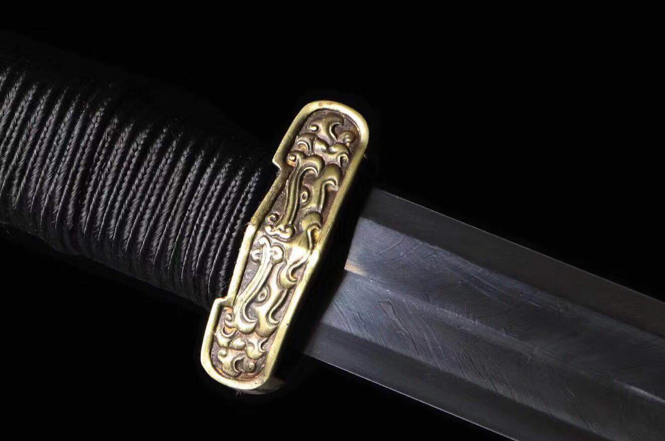 「鉴赏」铜装羽毛纹饕餮汉剑-楚尧