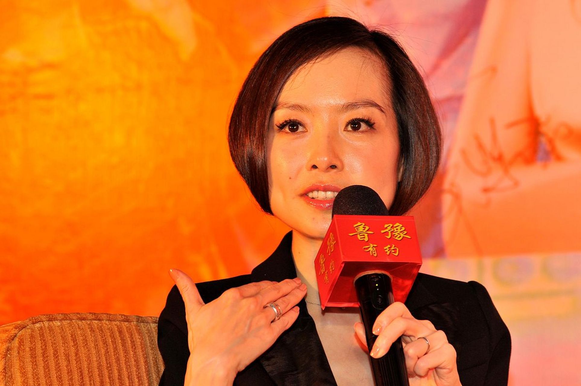 有一种尴尬,叫鲁豫的"我不信"!