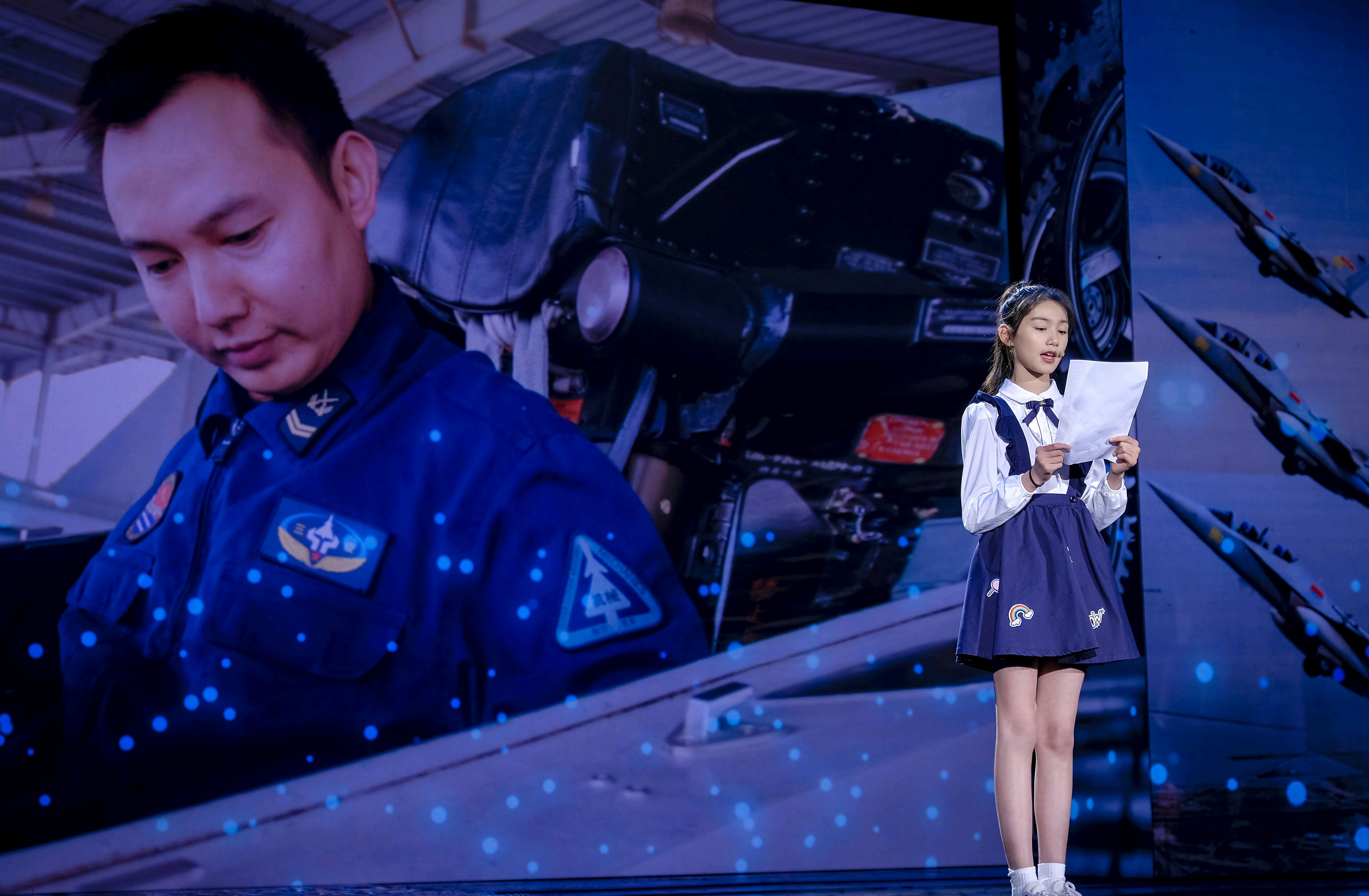 张籽沐录制《回声嘹亮》,庆祝人民海军成立70周年,致敬中国海军