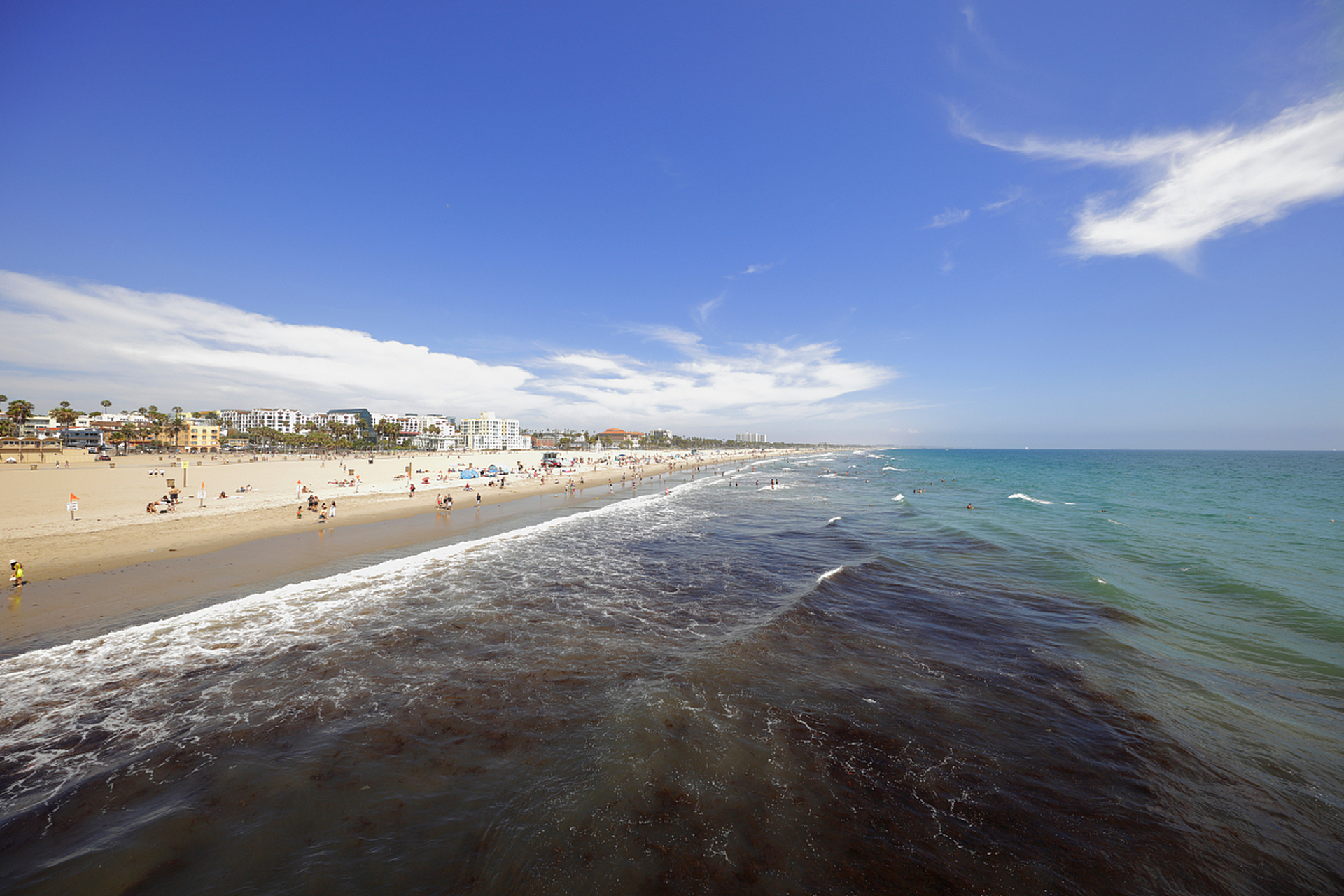 洛杉矶是一个充满活力和多元文化的城市,有许多值得一去的景点.