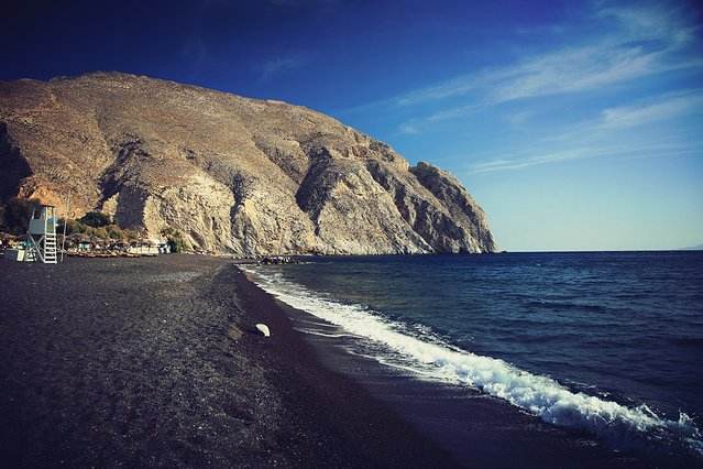 beach at perissa 贝里沙海滩