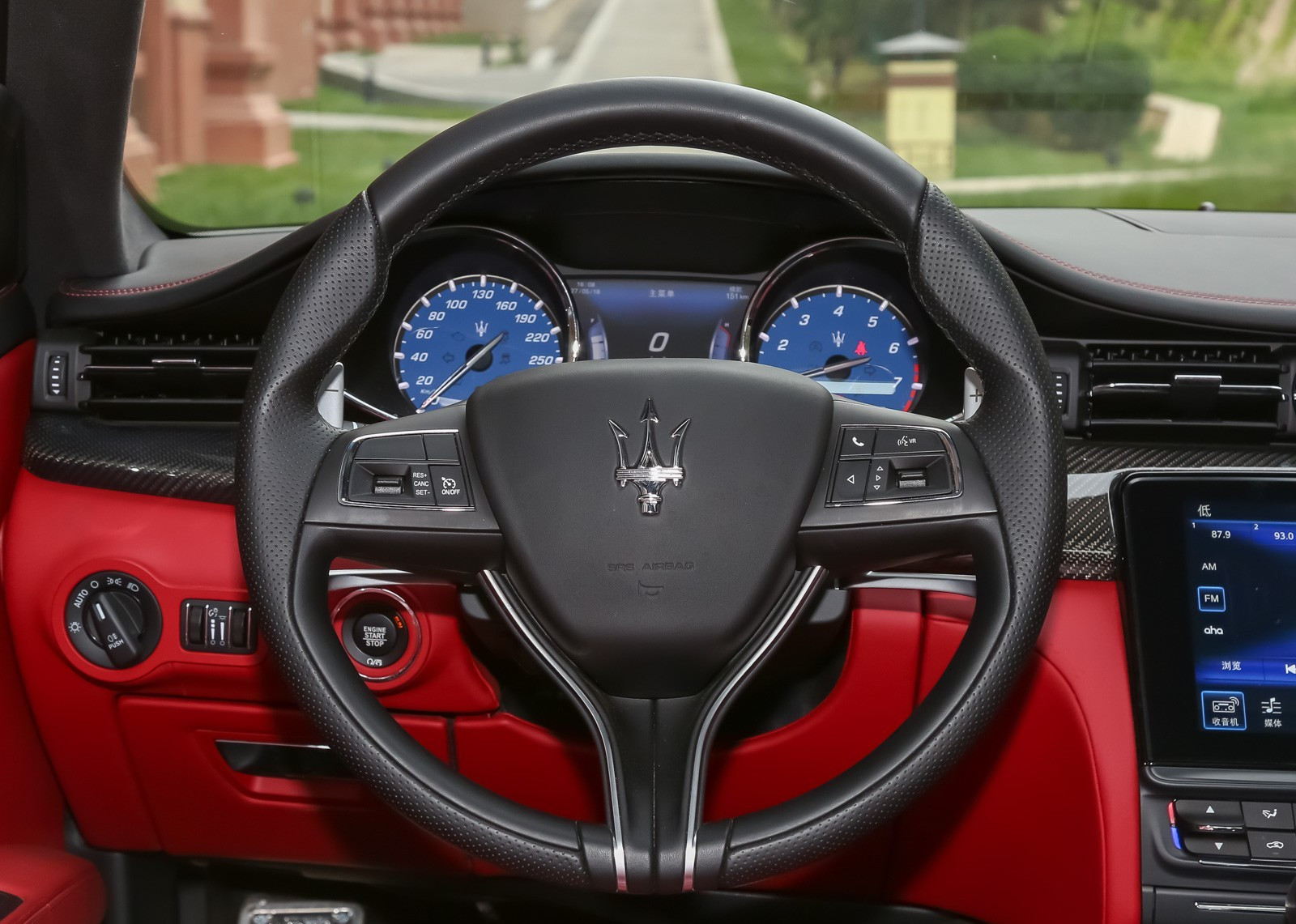 玛莎拉蒂总裁的赏析与品鉴,气质优雅突出